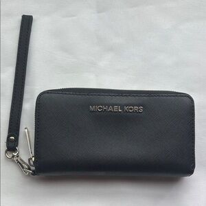 Michael Kors Leather Zip Around Wallet / Wristlet Black GUC